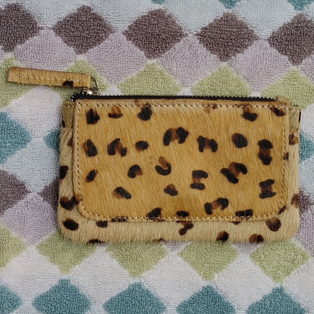 🌻UO DEENA & OZZY fuzzy leopard wallet